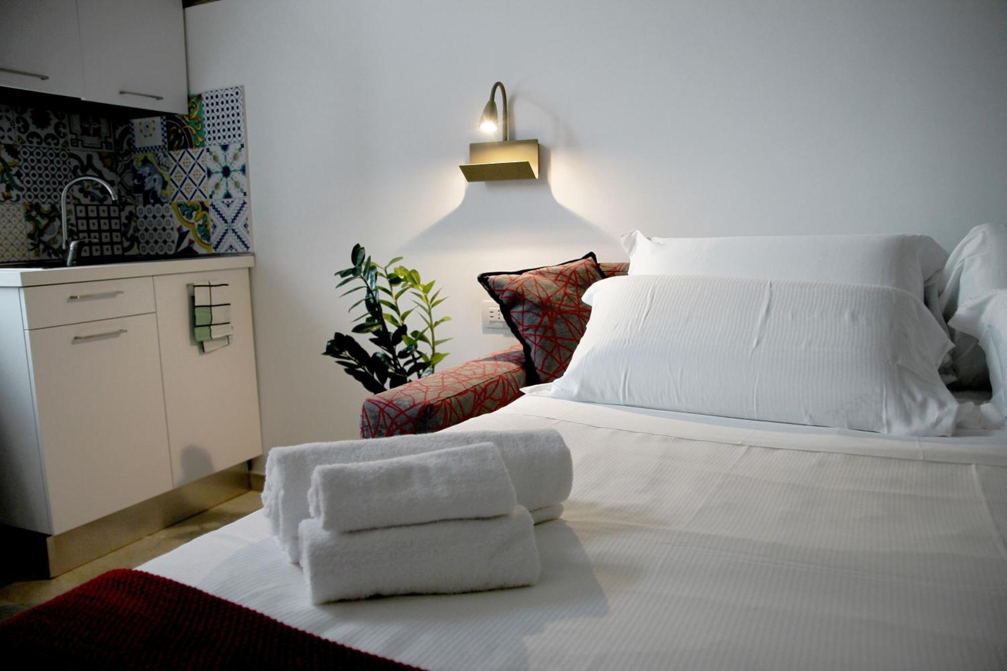Joyful 148 Luxury Guest House Powered By Joyful Termini Boutique Guest House Рим Екстер'єр фото