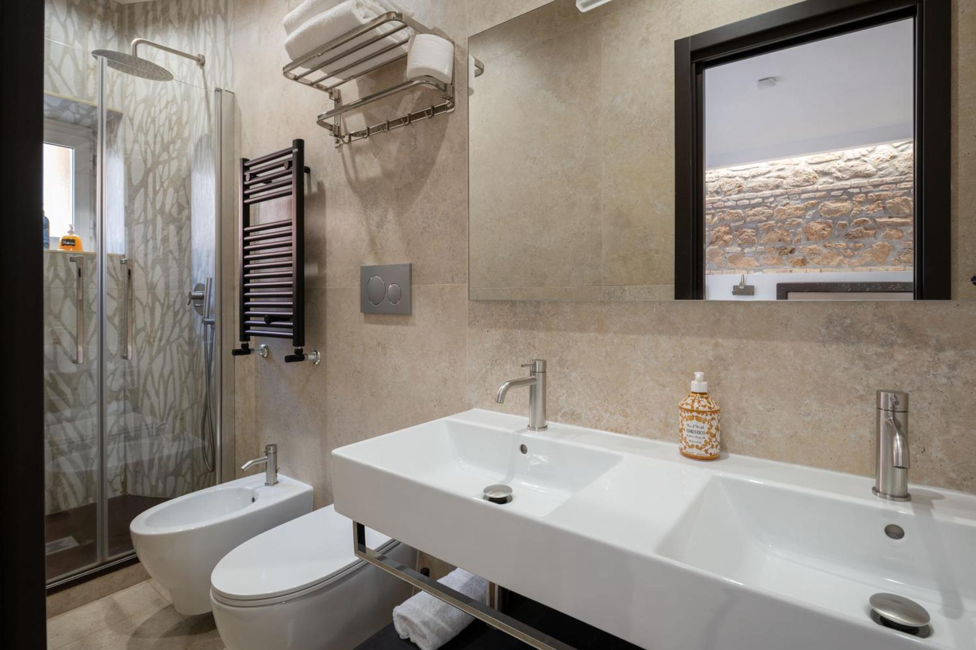 Joyful 148 Luxury Guest House Powered By Joyful Termini Boutique Guest House Рим Екстер'єр фото
